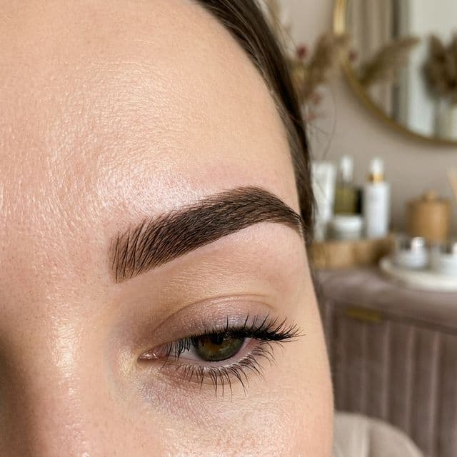 Eyebrow Design & Tinting